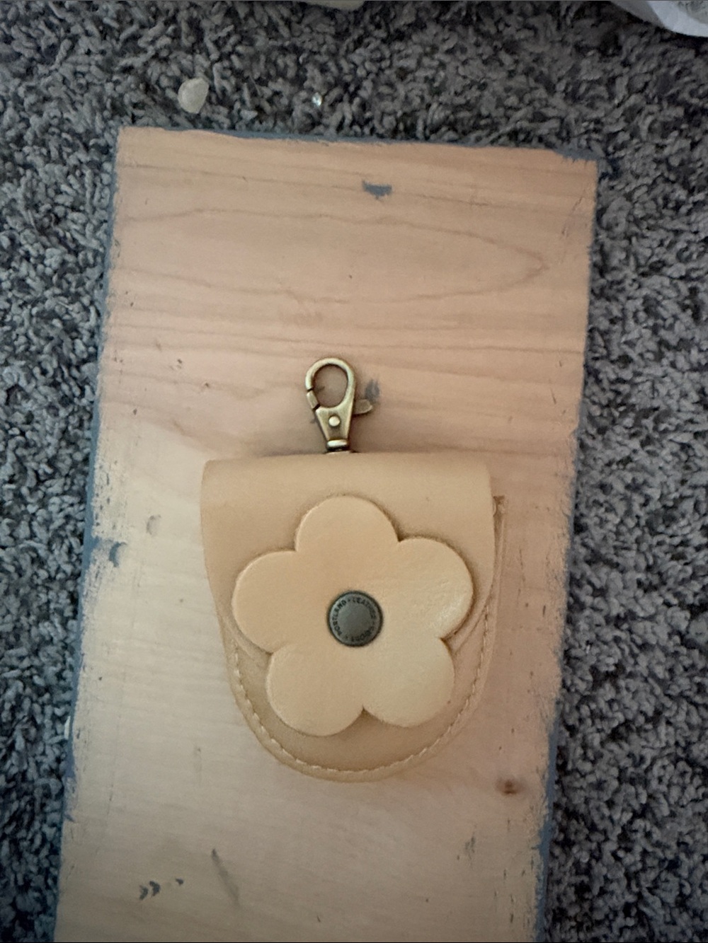 Leather Flower Key Pouch - champagne